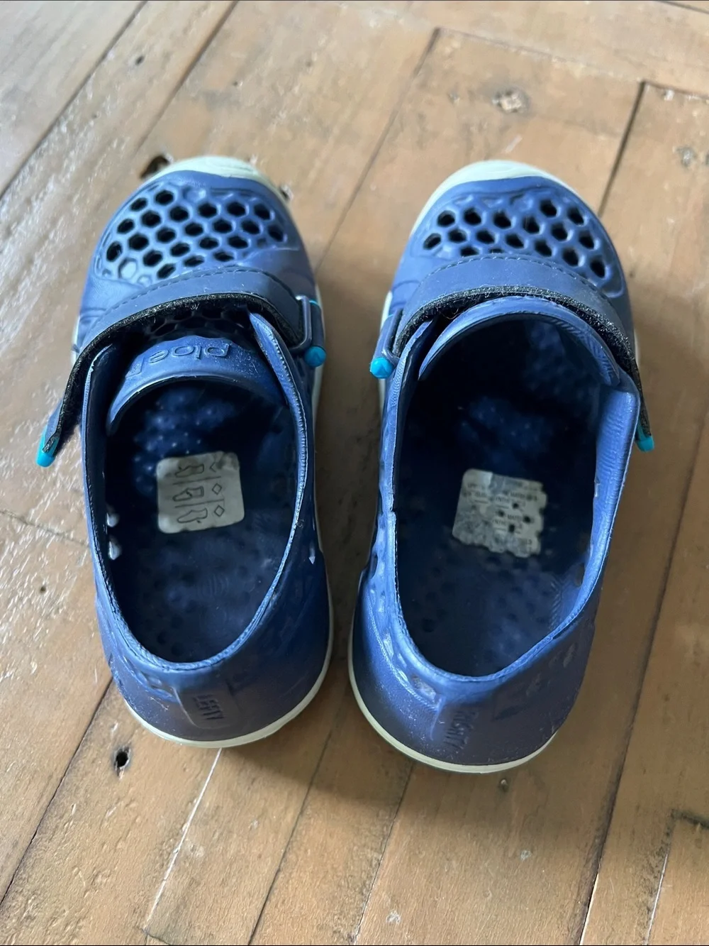 Plae Mimo blue perforated waterproof sneakers little kids size 8 blue